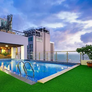 4* Hotell Apus